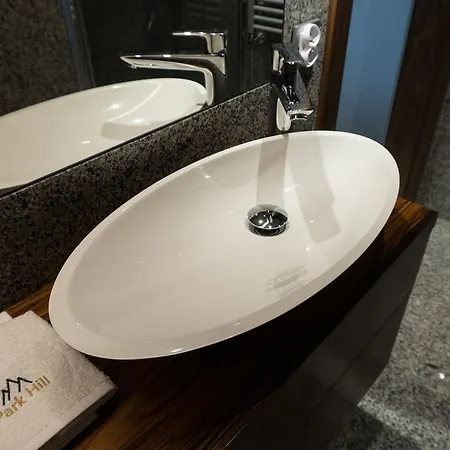 Parkhill Aparthotel 3*